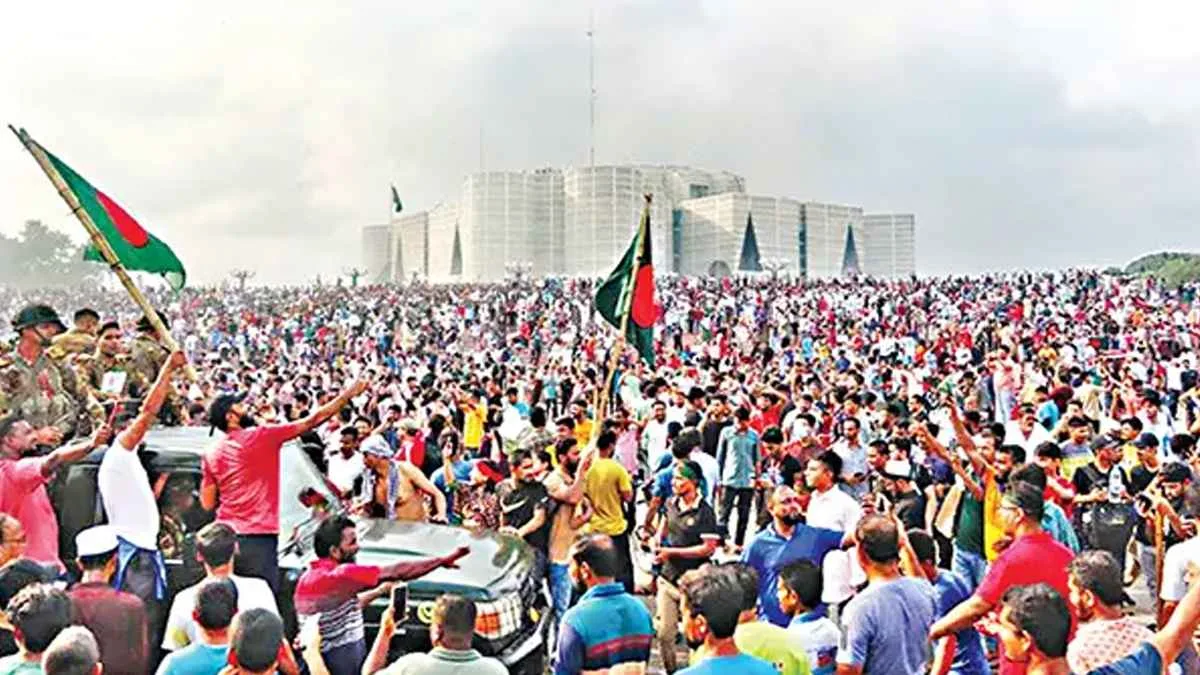 জুলাই নদীর হাওয়া
