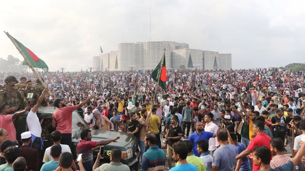 জুলাই: সম্মিলিত লড়াইয়ের প্রতিচ্ছবি